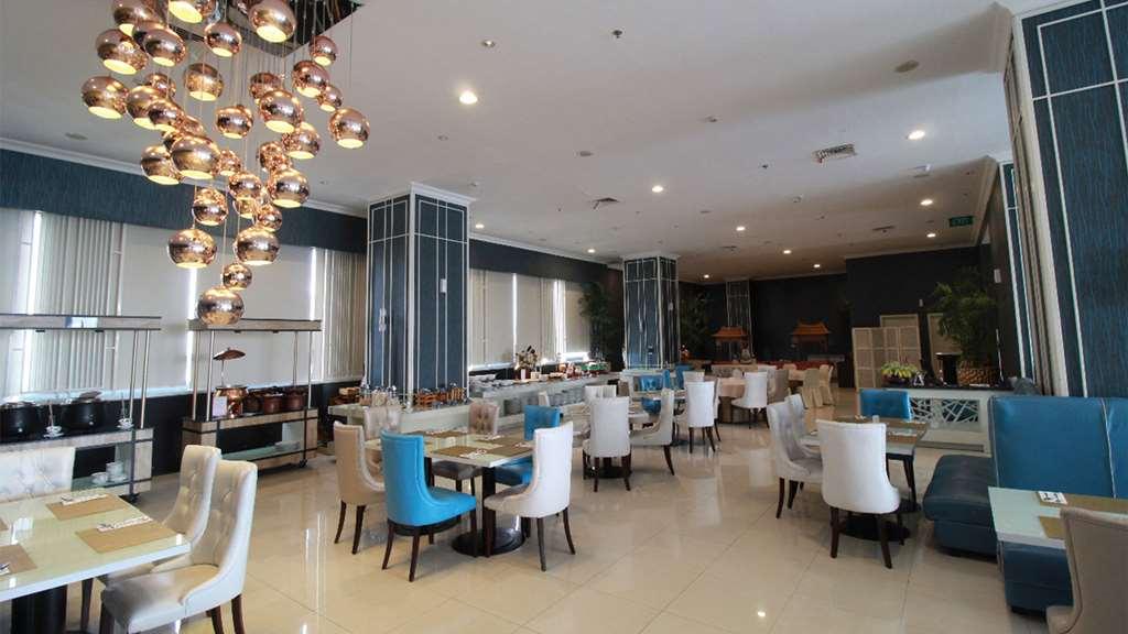 Golden Tulip Legacy Surabaya Hotel Restaurant photo